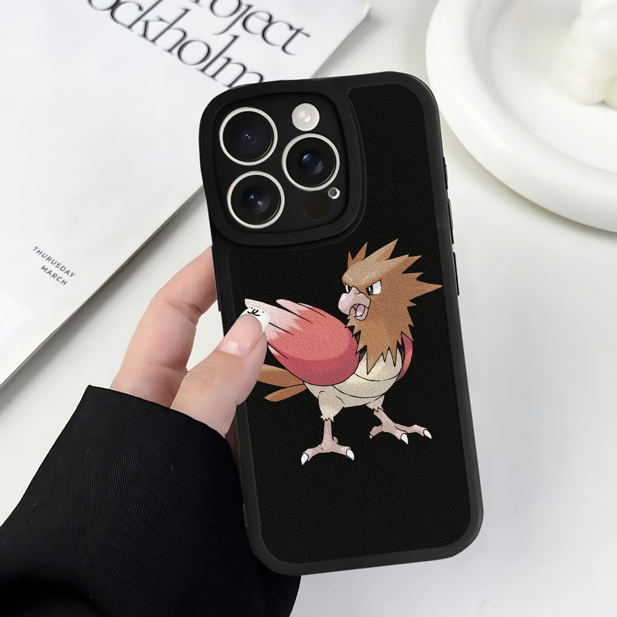 （画像用） ポケットモンスター Pokémon 【iPhone 16シリーズ対応】シリコンスマホケース（レザー調） 材質：シリコン